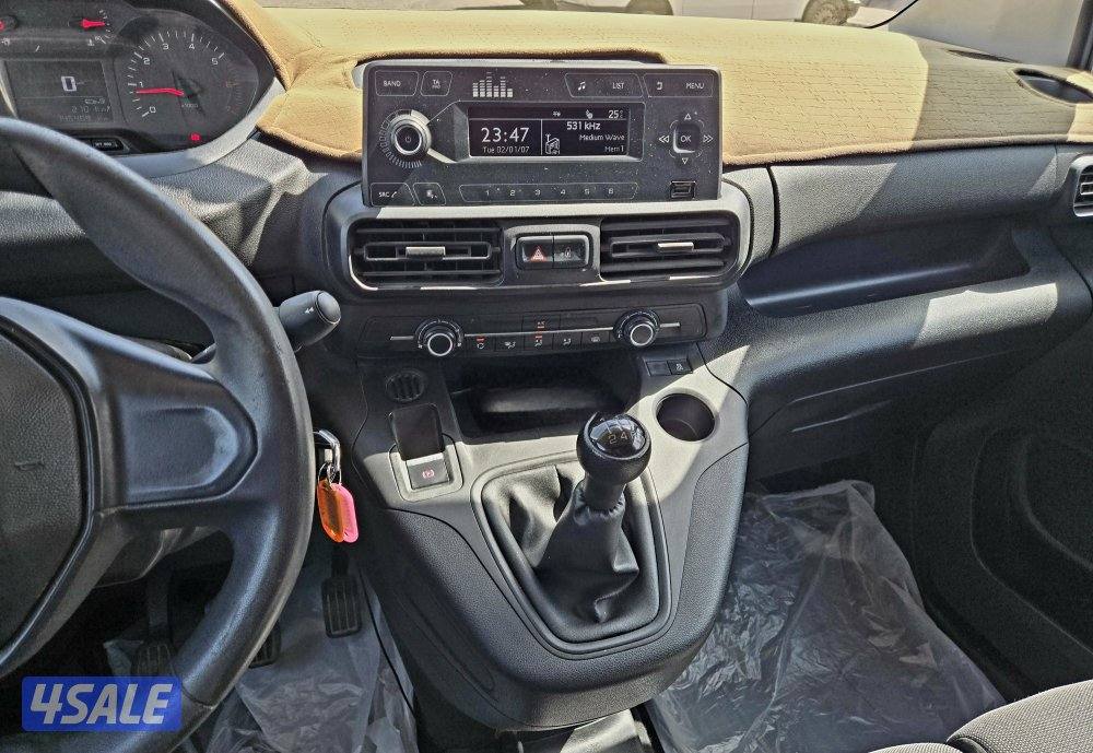 للبيع بيجو بارتنر نظيف5