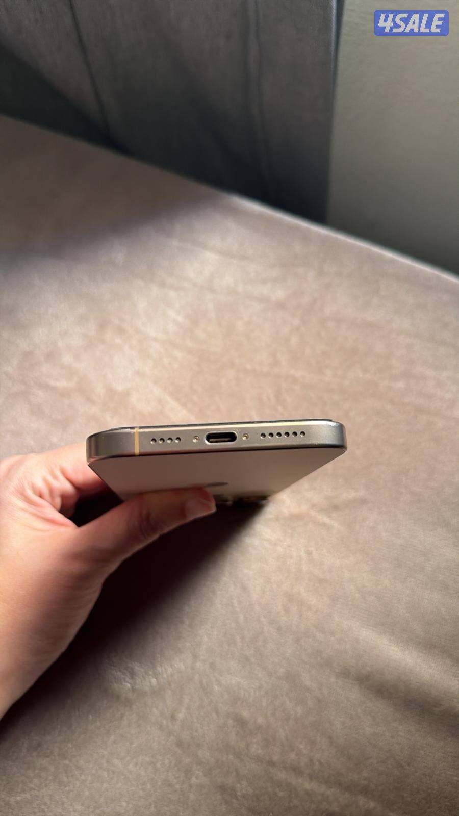 ايفون ١٦ برو ماكس ٢٦٥ جيجا مع الكابل الأصلي والبوكس نسبة البطاريه ٨٩٪2