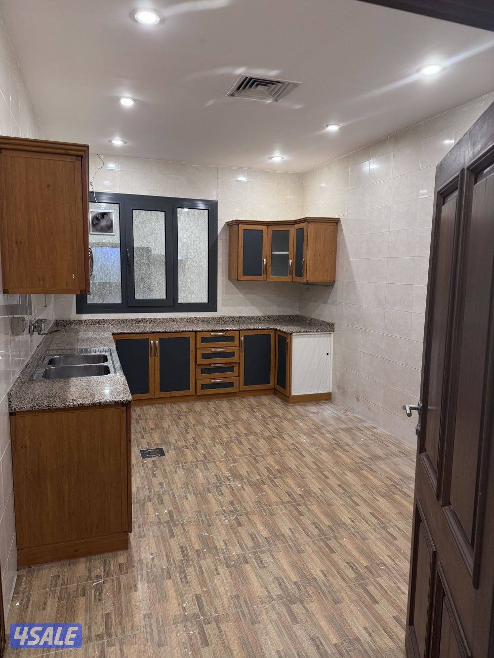 ابو فطيره دور ارضي4 غرف ماستر1