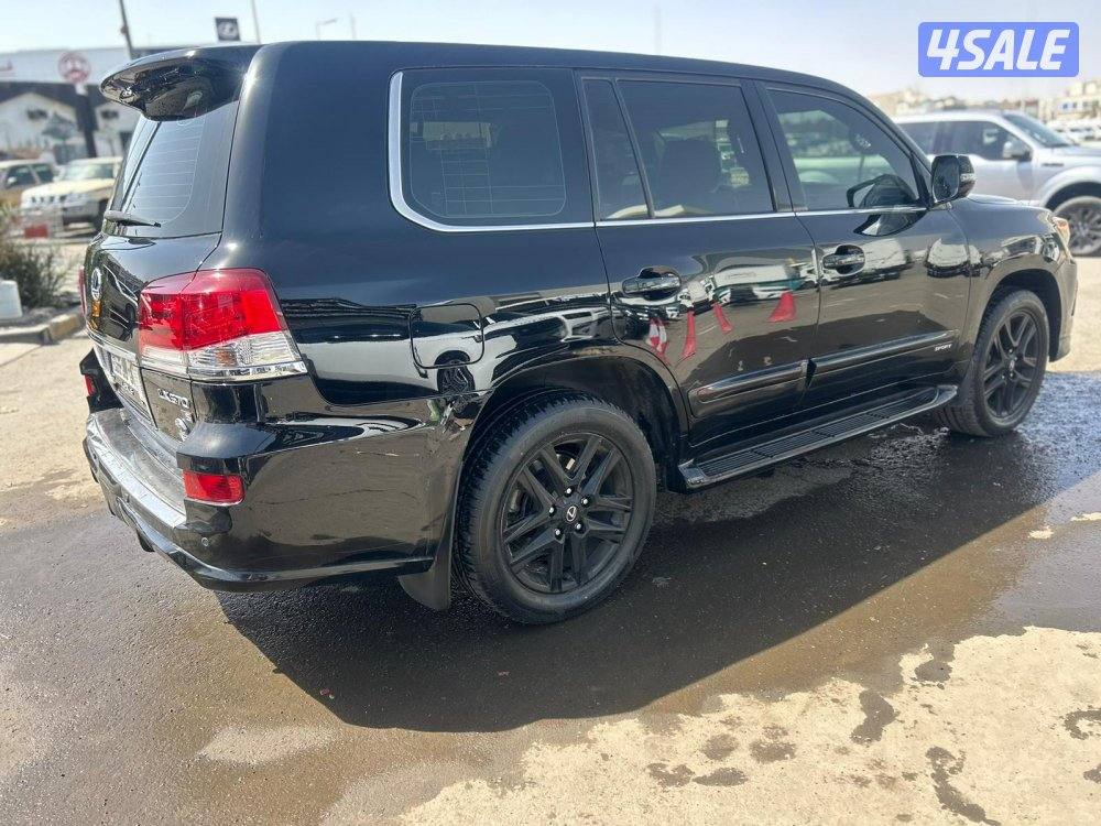 لكزس LX570 درجة ثانيه  موديل 2014 ماشى 230.000 k.m  وارد الساير3