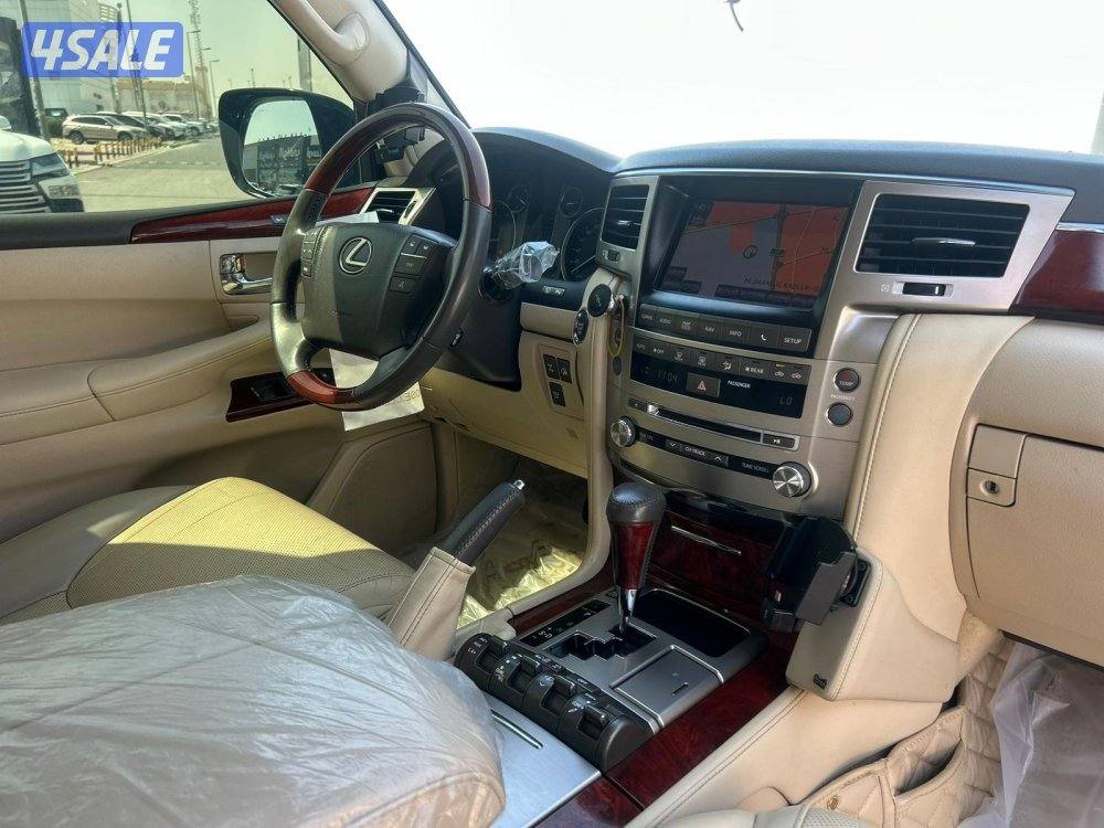 لكزس LX570 درجة ثانيه  موديل 2014 ماشى 230.000 k.m  وارد الساير6