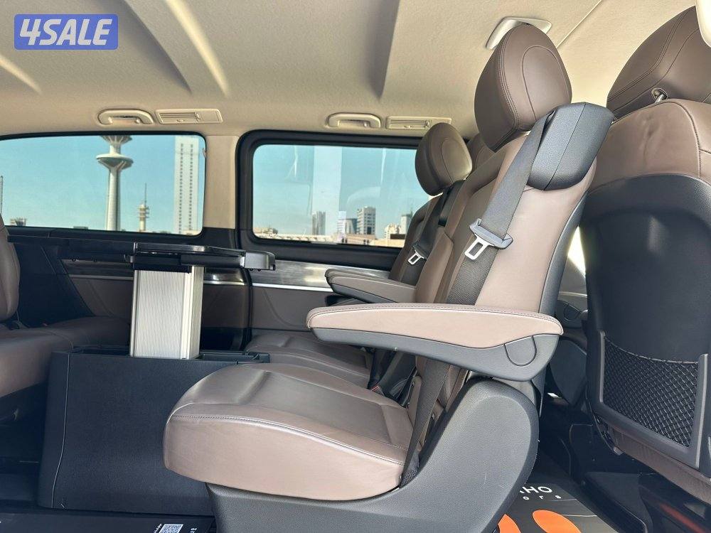 مرسيدسV250 كتAMG موديل2023 عداد31الف وارد الملا تحت الكفاله8