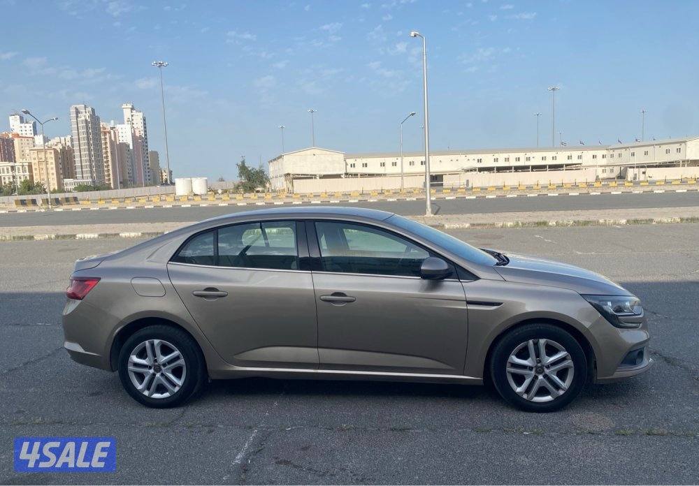 رينو ميجان 2019 صبغ الوكاله عداد83 الف سيرفس منتظم وارد الوكاله1