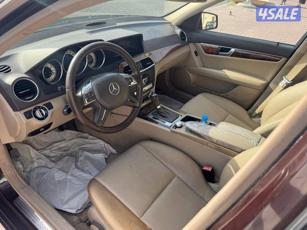 مرسيدس C200 موديل 2012 عداد 220 الف2