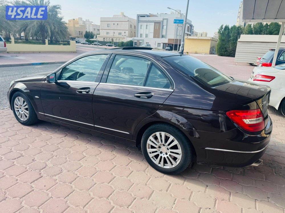 مرسيدس C200 موديل 2012 عداد 220 الف5