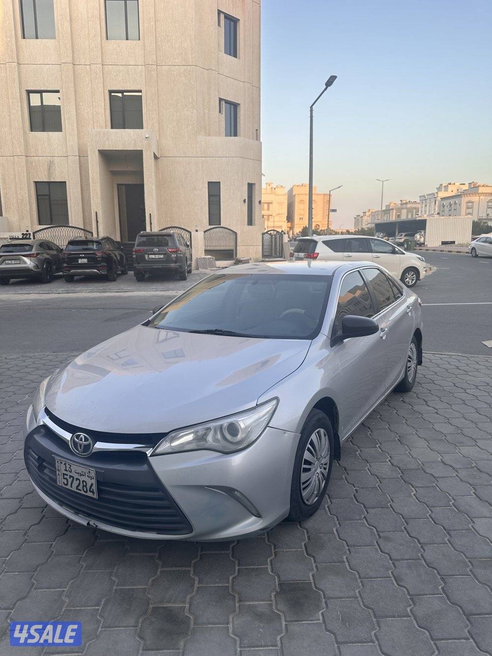 للبيع كامري موديل ٢٠١٦5