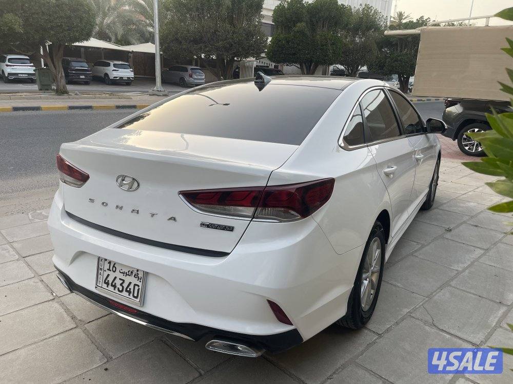 للبيع هيونداي سوناتا 2018 نضيفة حداً1