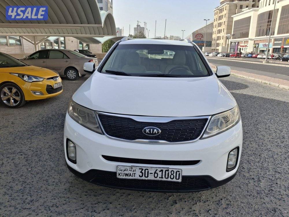 للبيع كيا سورينتو موديل ٢٠١٤ بحالة ممتازة شرط الفحص3