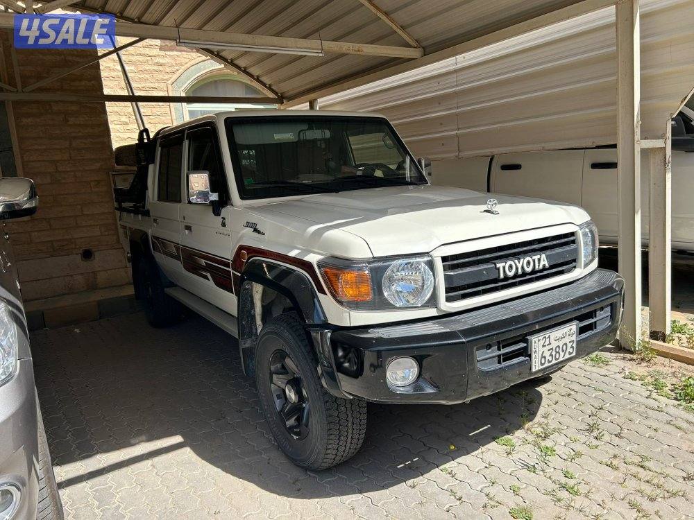 للبيع شاص اربع ابواب نظيف جدا و شرط الفحص و قابل للمساومة0