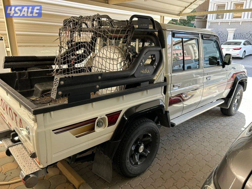 للبيع شاص اربع ابواب نظيف جدا و شرط الفحص و قابل للمساومة1