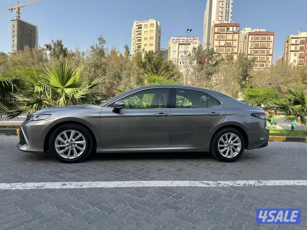 للبيع كامري 2023 ماشي 421