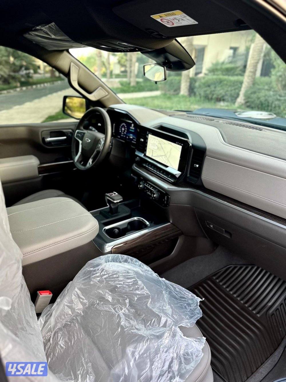 للبيع تريل بوس موديل 2025 ماشي 5 الاف وارد الغانم حمايه فل بدي تحت7