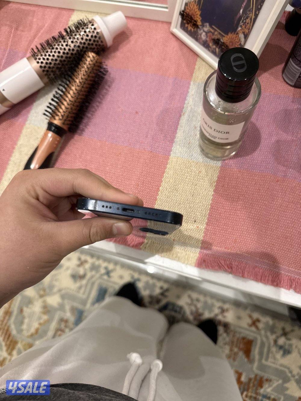 بيع آيفون 13 العادي 50 تغير الون الخلفي بلون الأزرق الاساسي اسود5