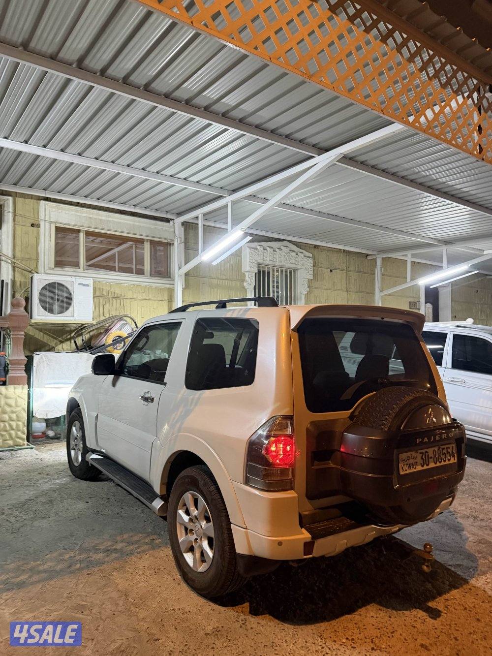 للبيع جيب باجيرو ربع2