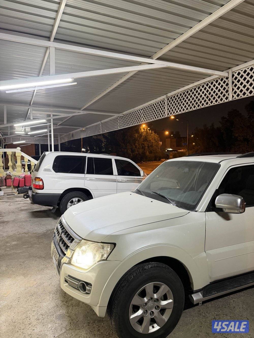 للبيع جيب باجيرو ربع4