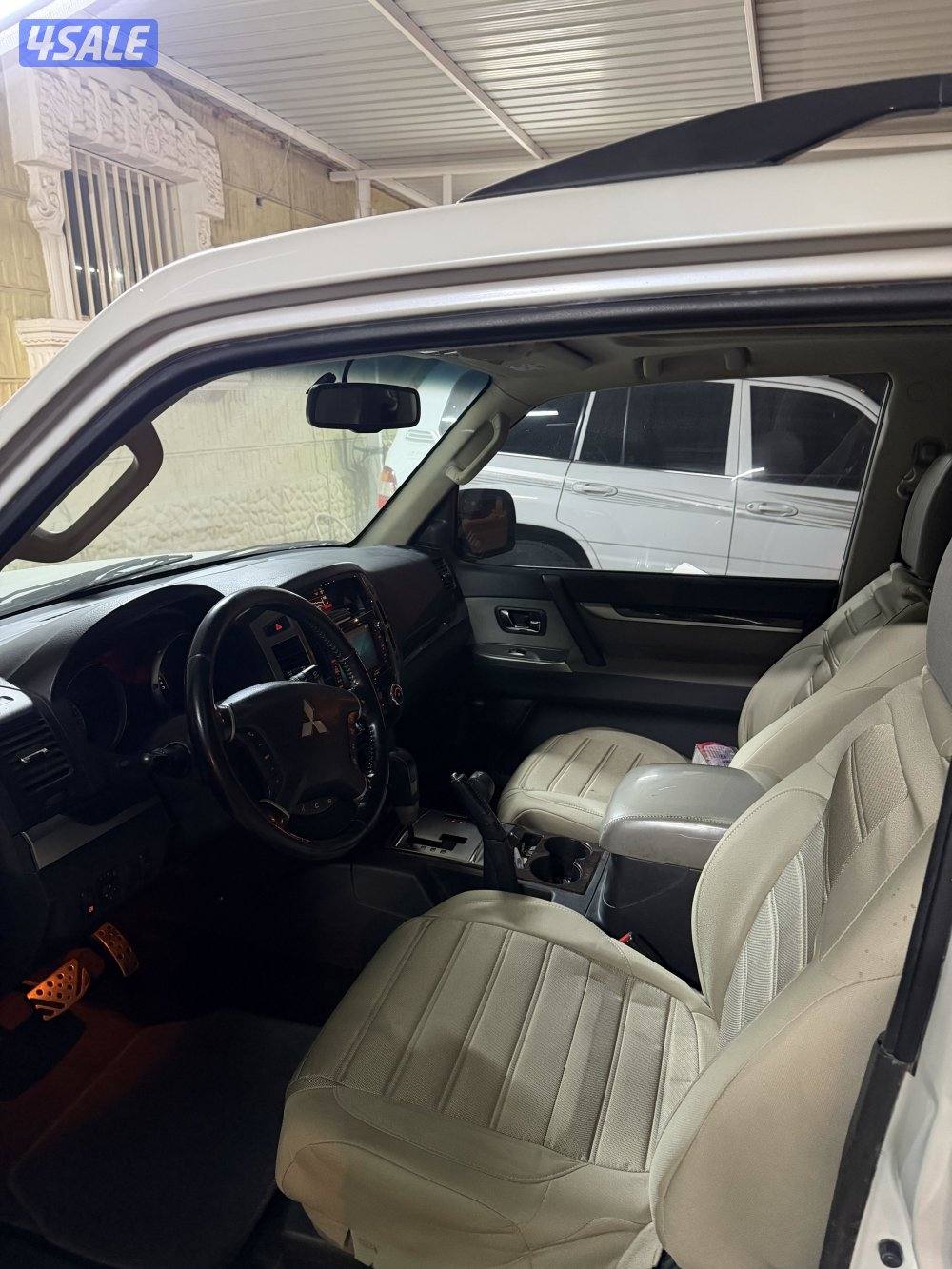 للبيع جيب باجيرو ربع6