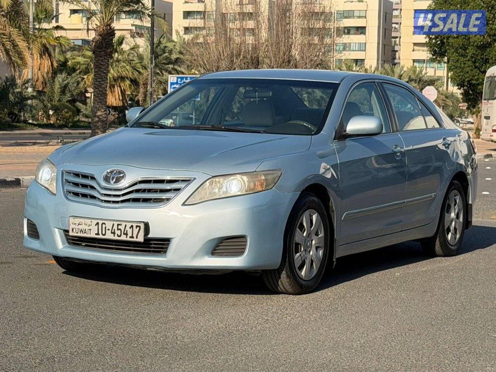 للبيع تويوتا كامري موديل 20110