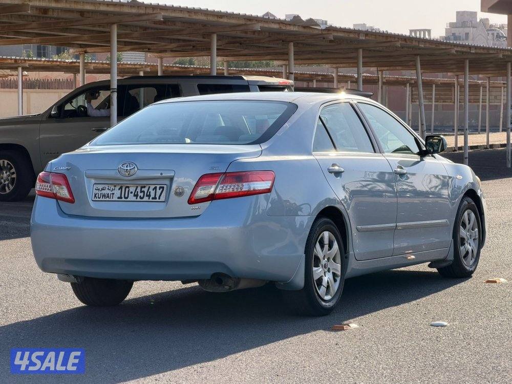 للبيع تويوتا كامري موديل 20112