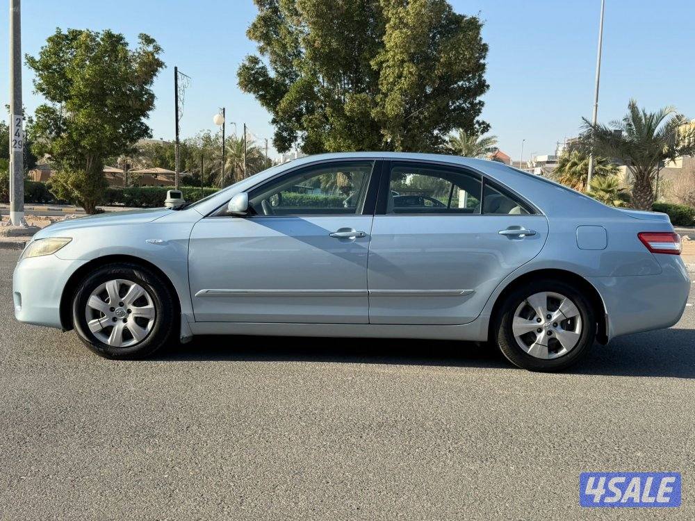 للبيع تويوتا كامري موديل 20115