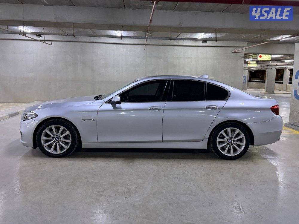 بي ام دبليو 528i م 2015 فل اوبشن اعلى فئة صبغ الوكالة . وارد الوكالة1