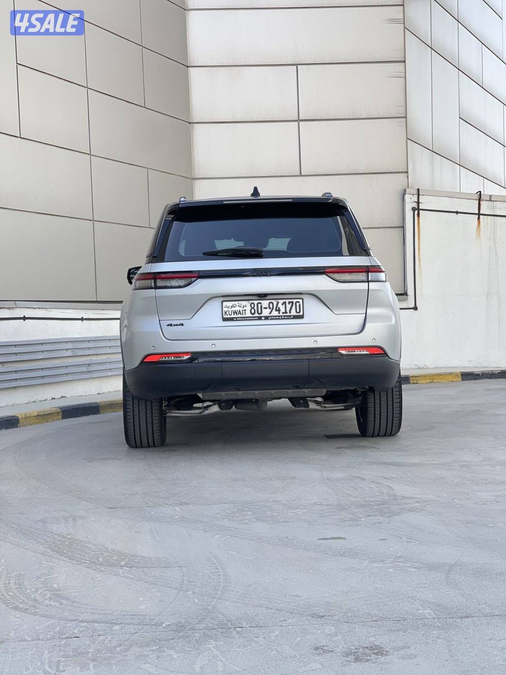 للبيع جيب شيروكي Altitude 4x4 موديل. 2024 وارد الوكالة صبغ الوكالة3