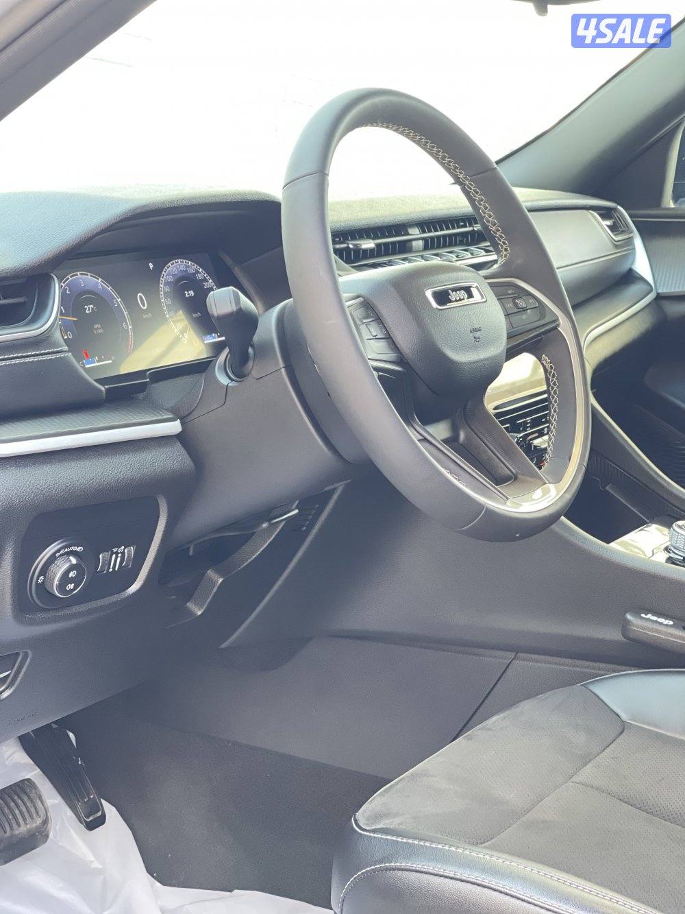 للبيع جيب شيروكي Altitude 4x4 موديل. 2024 وارد الوكالة صبغ الوكالة7