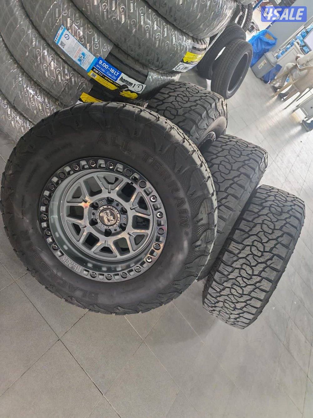 للبيع زنقات بلاك رينو مع توايرهم0