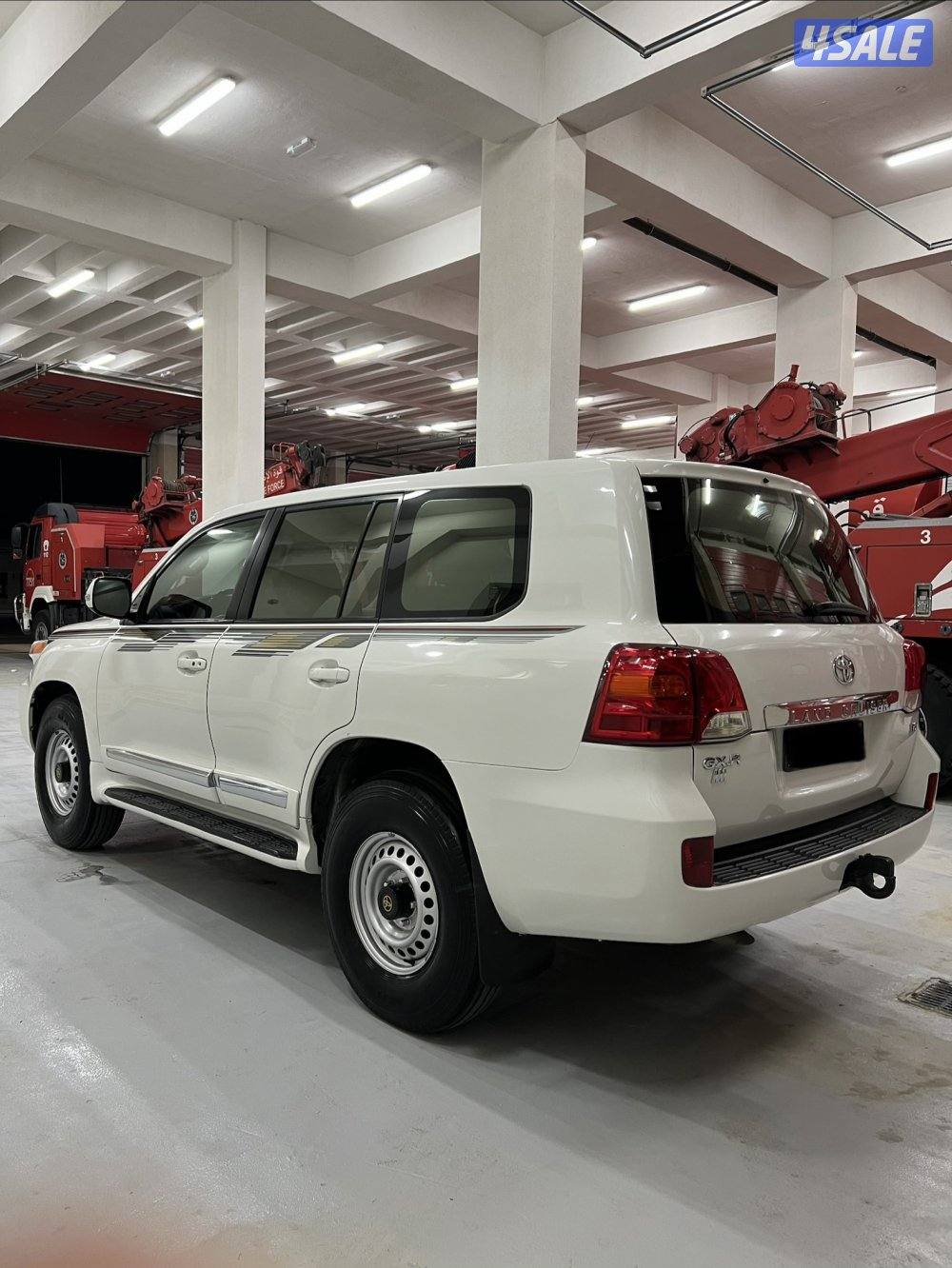 لاندكروزر 20145