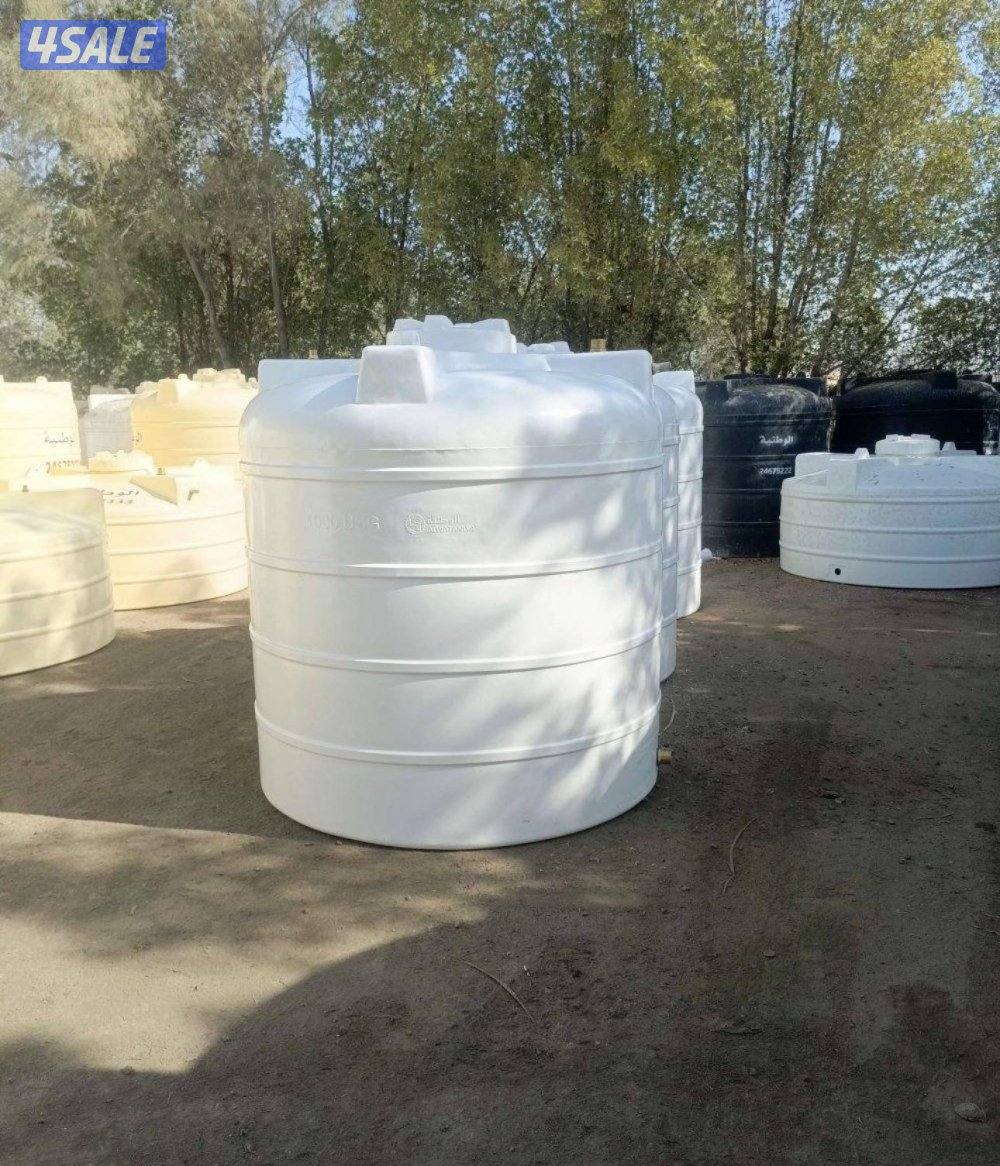 يوجد خزانات مياه وسخانات مركزية4