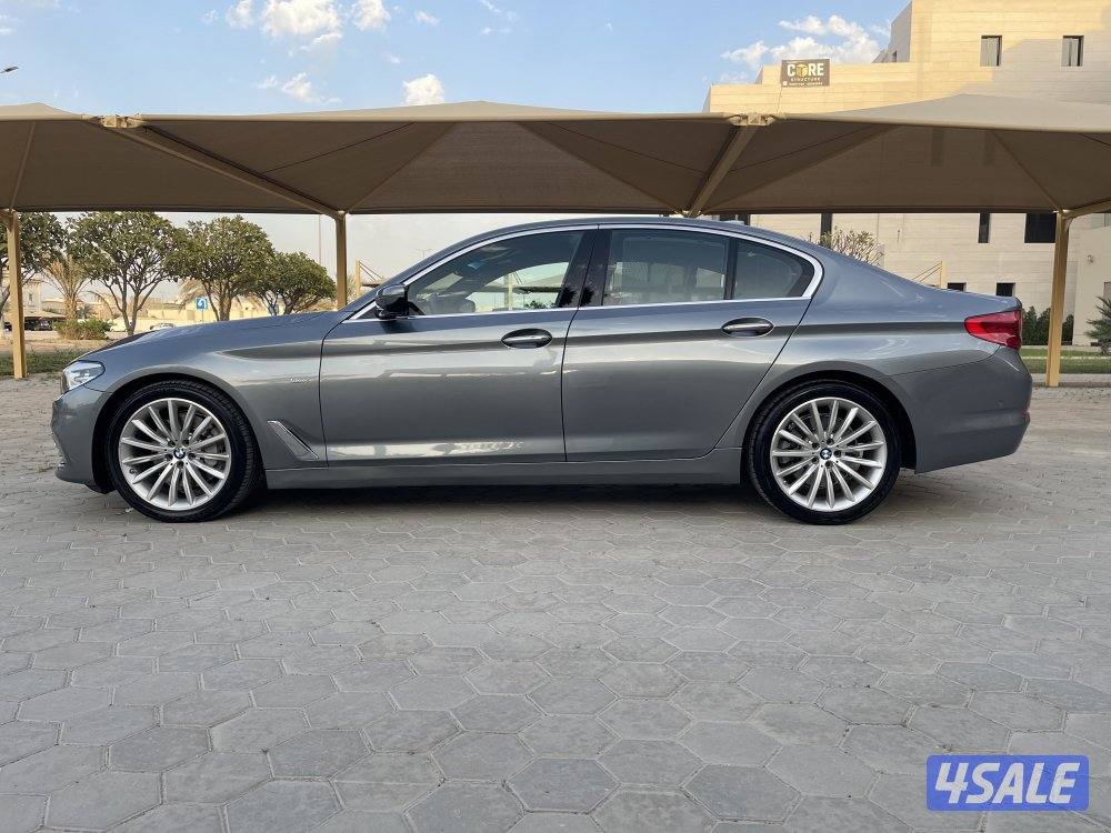 ‏BMW 530i LUXURY Line موديل 20171