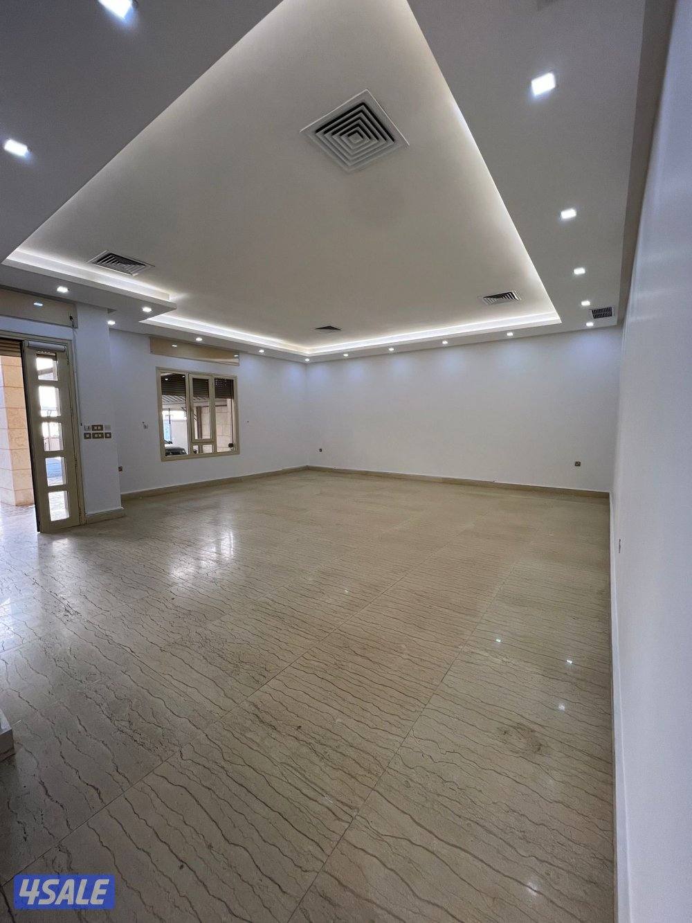 للايجار دور ارضي بالفنيطيس مدخل خاص3