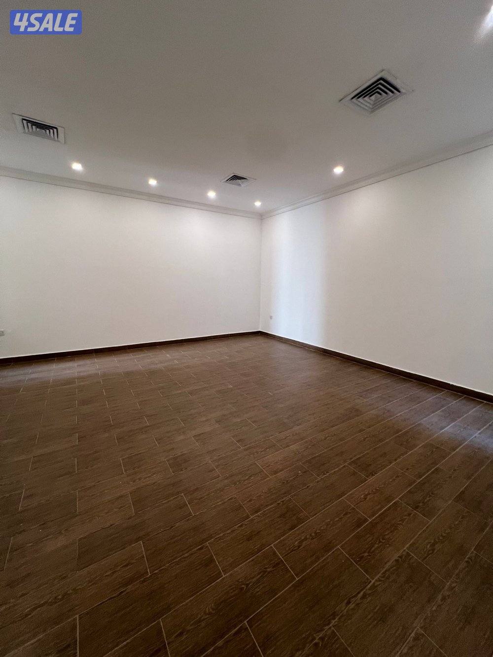 للايجار دور ارضي بالفنيطيس مدخل خاص6