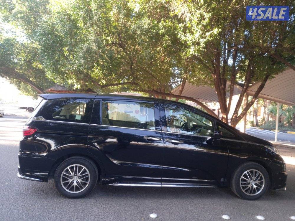 هوندا اوديسى2019 شاصى صغير عداد 230الف شرط الفحص شاصى كير ومكينه2