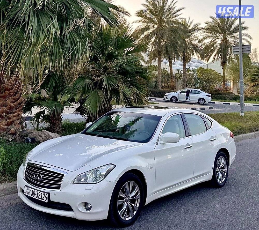 انفينتيM 3.7 م 2013 بحاله ممتازه عداد 200 الف سيرفس منتظم شرط الفحص1