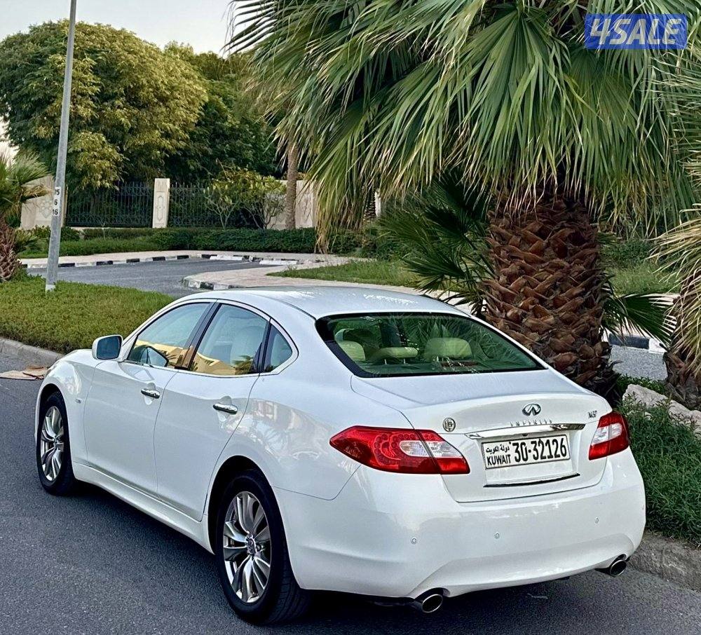 انفينتيM 3.7 م 2013 بحاله ممتازه عداد 200 الف سيرفس منتظم شرط الفحص2