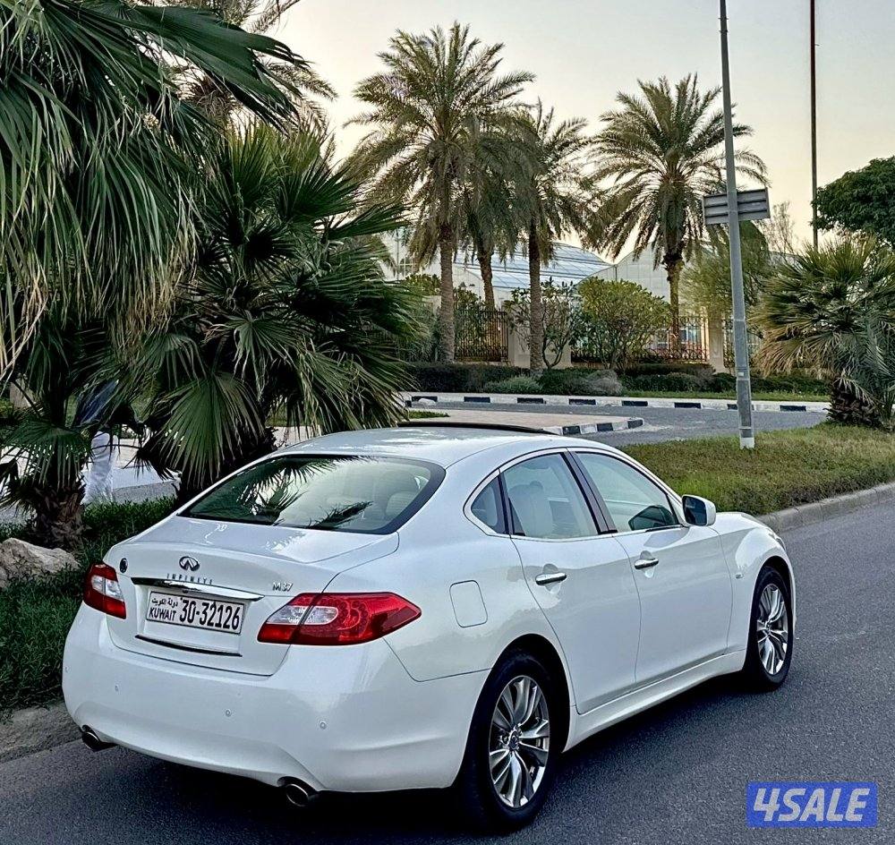 انفينتيM 3.7 م 2013 بحاله ممتازه عداد 200 الف سيرفس منتظم شرط الفحص3
