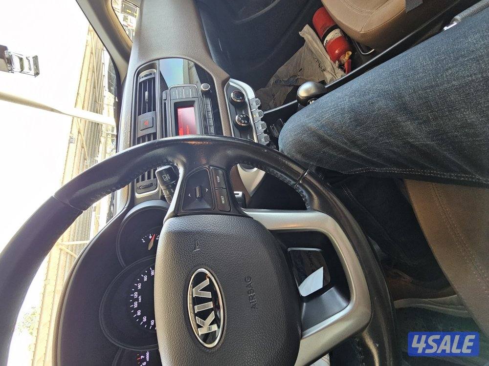 كيا ريو نضيف جدآ ، ولا قطعة مصبوغة ولله الحمد ، شرط الفحص للجادين فقط3