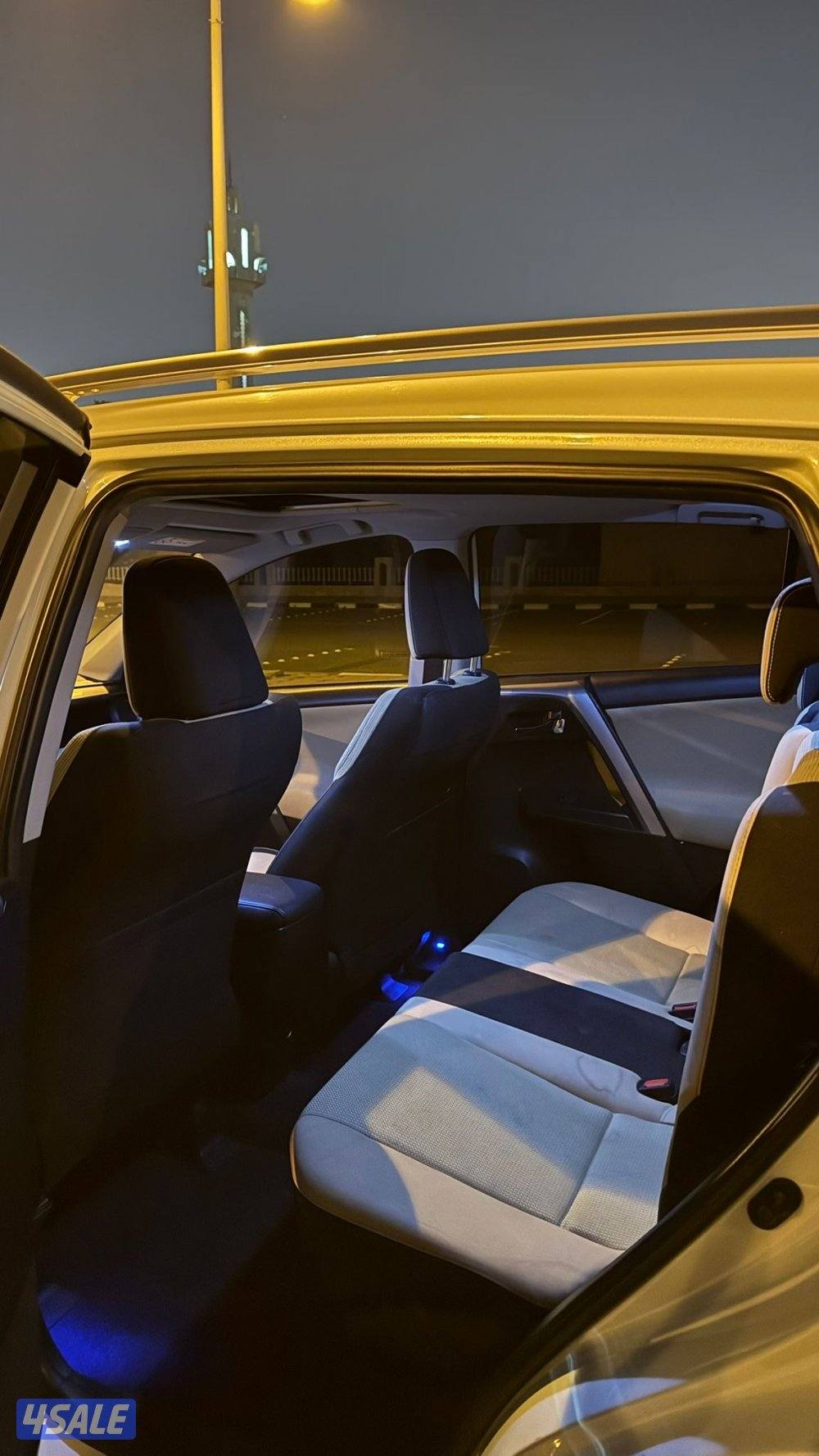 تويوتا راف فور كامل المواصفات ماشي 138 الف3