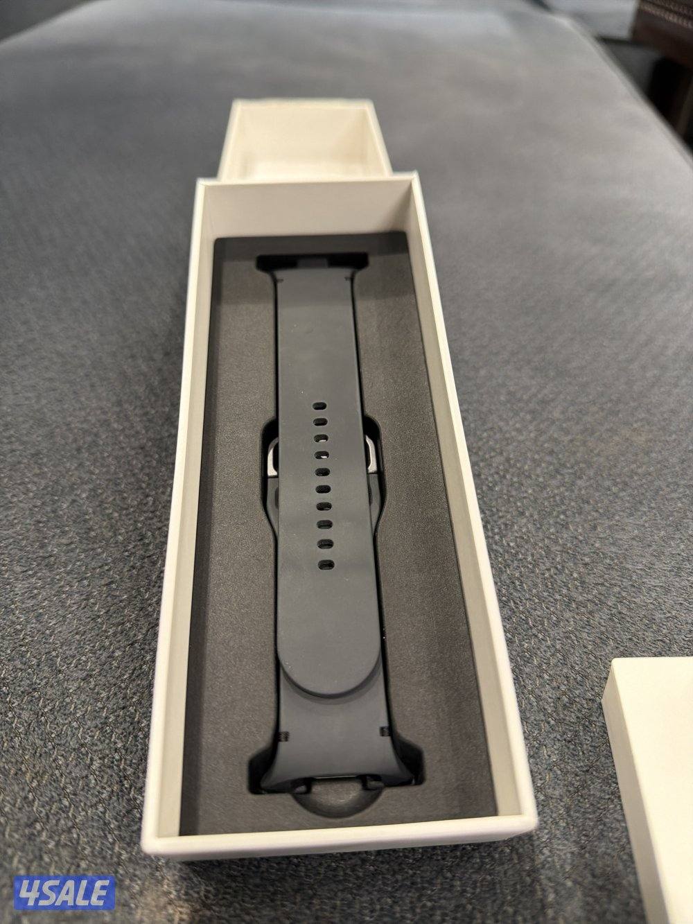 ساعة جالاكسي ووتش ٨ كالجديده بالكرتون1