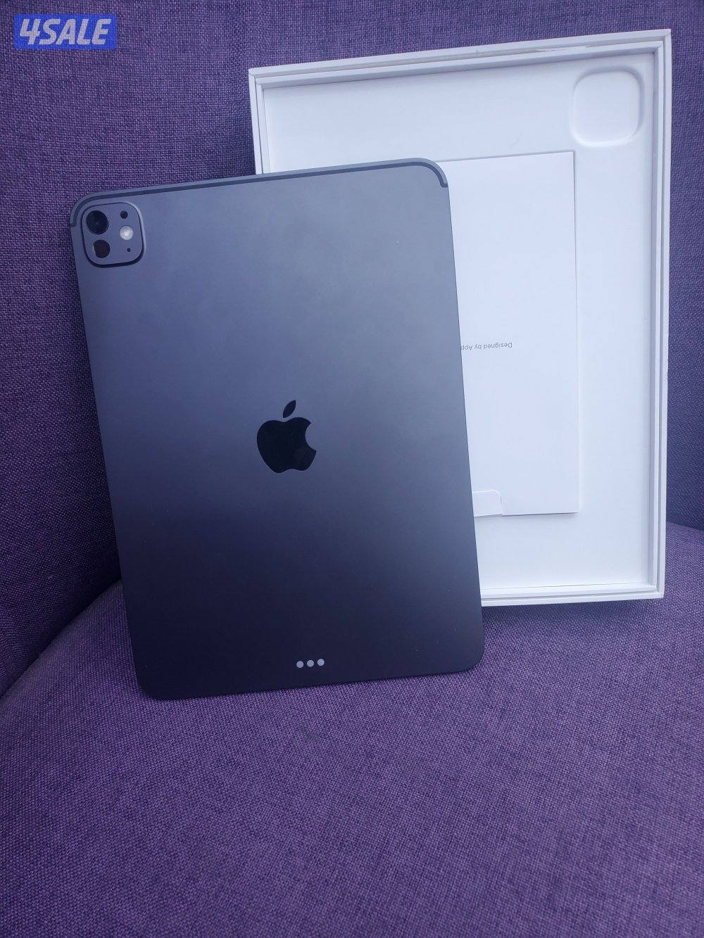 ايباد 11انش m5 إستعمال خفيف جدا. 1تير0