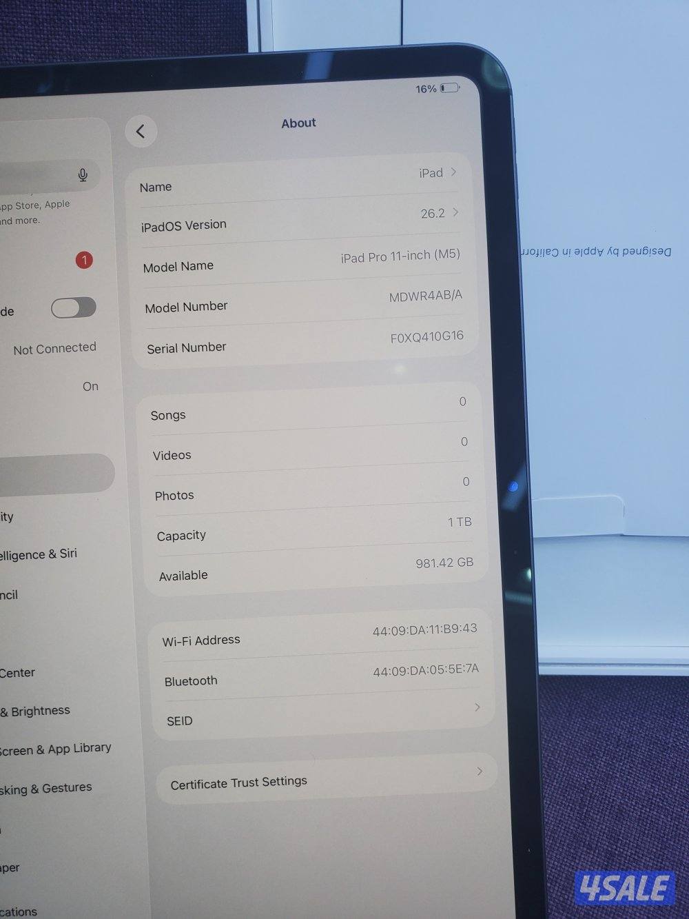 ايباد 11انش m5 إستعمال خفيف جدا. 1تير2