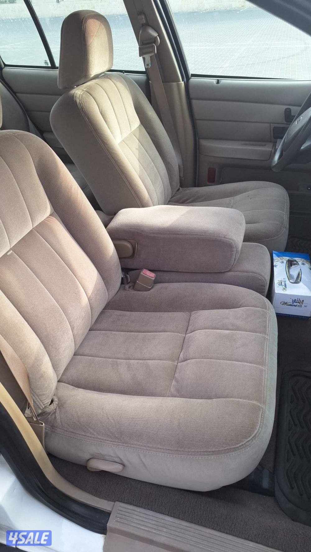 للبيع فورد كراون فكتوريا موديل ٢٠٠٣0