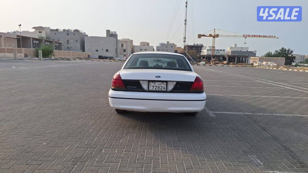 للبيع فورد كراون فكتوريا موديل ٢٠٠٣3