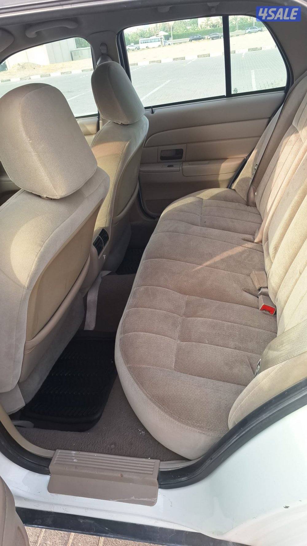 للبيع فورد كراون فكتوريا موديل ٢٠٠٣8