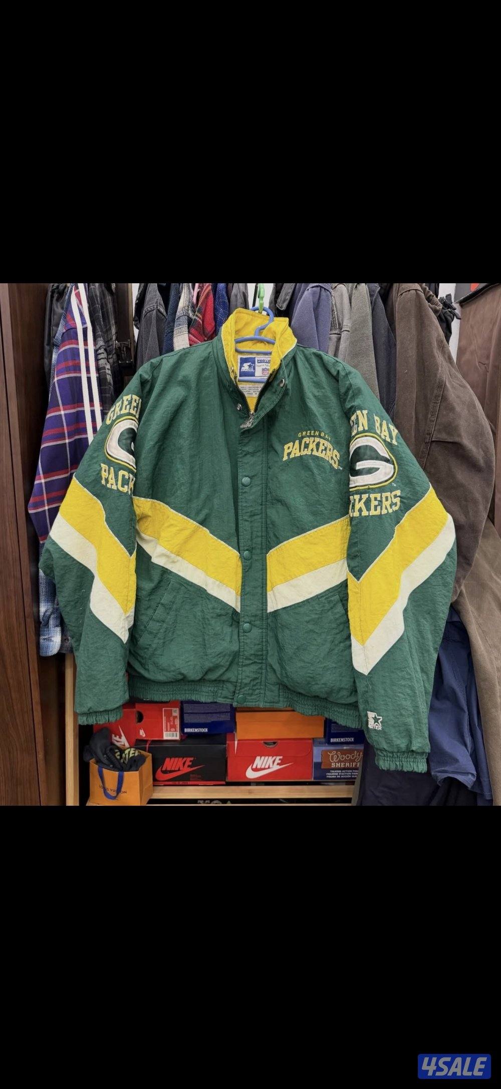 جاكيتين NFL نظاف جداً سمول و لارج1