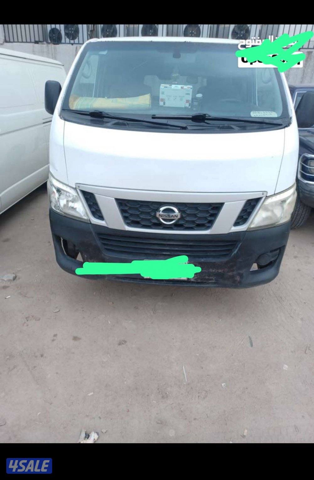 للبيع باص نيسان مغلق ٢٠١٣1