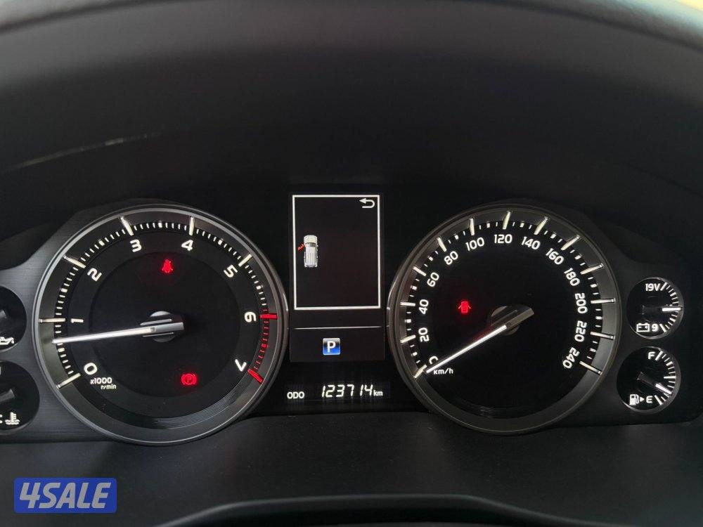 لاندكروز 2020 تورنق عداد 120 كم10