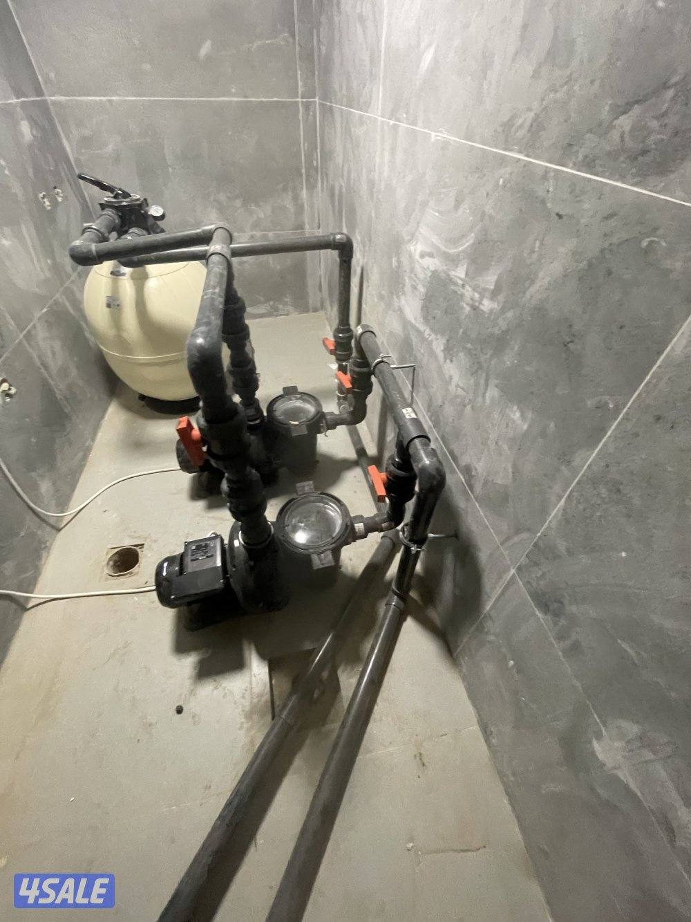 فني أحواض سباحة كهرباء/أحواض سباحة ميكانيكية/فني صيانة3