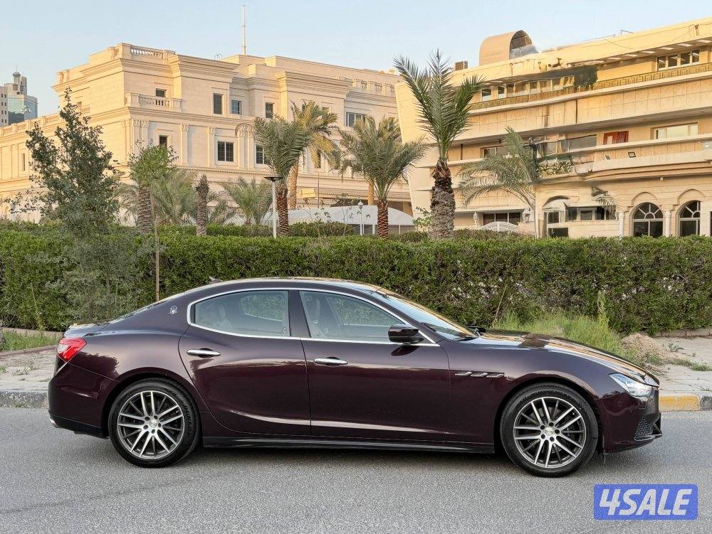 Ghibli new shape 57.000km model 2017 perfect conditions5