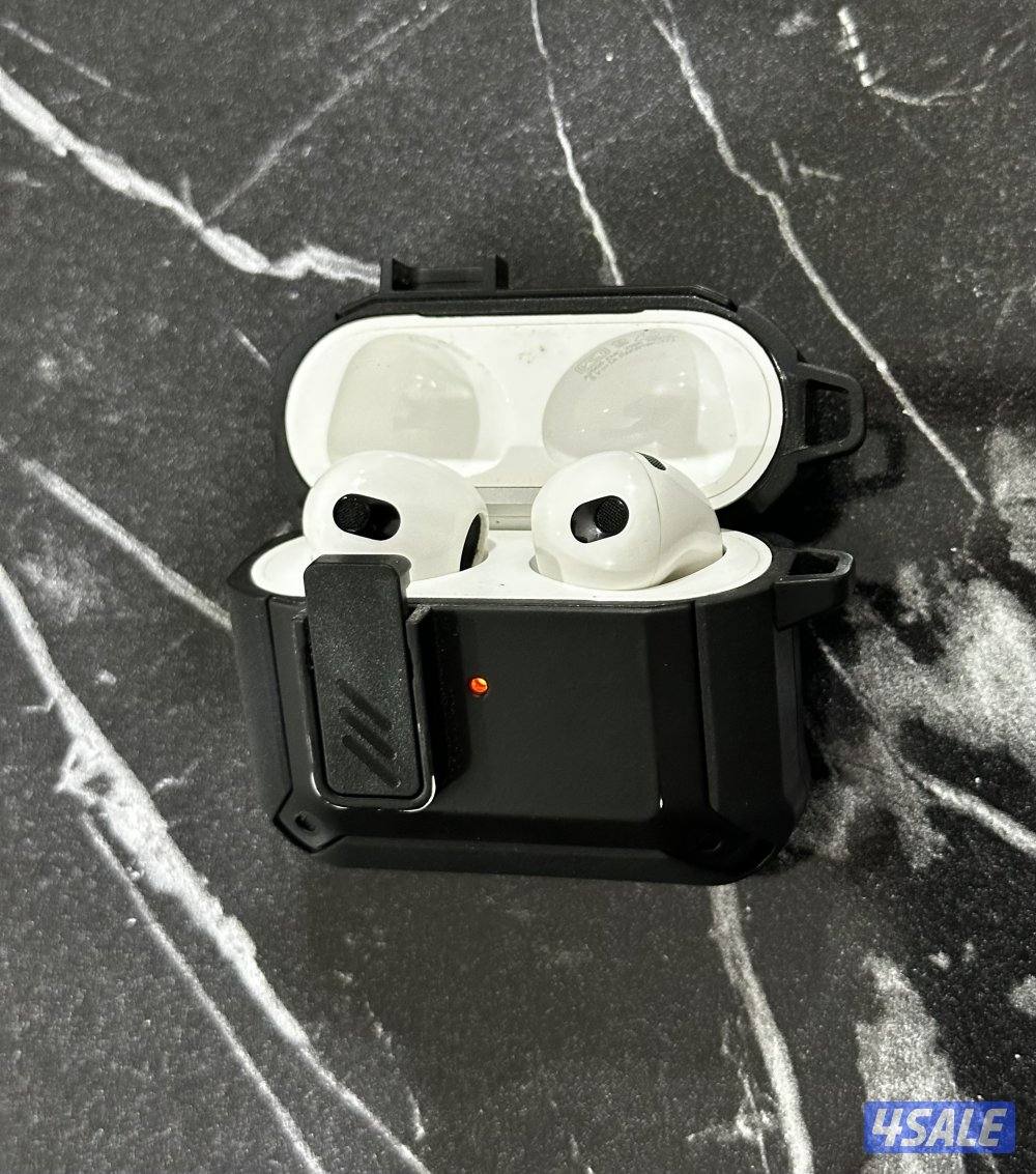 للبيع ايربودز ٣ اصليه نضيفة2